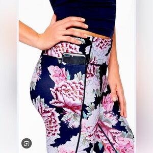Athleta Run Free Garden Party Floral 7/8 Tight Yoga Pant Leggings - Retail $98